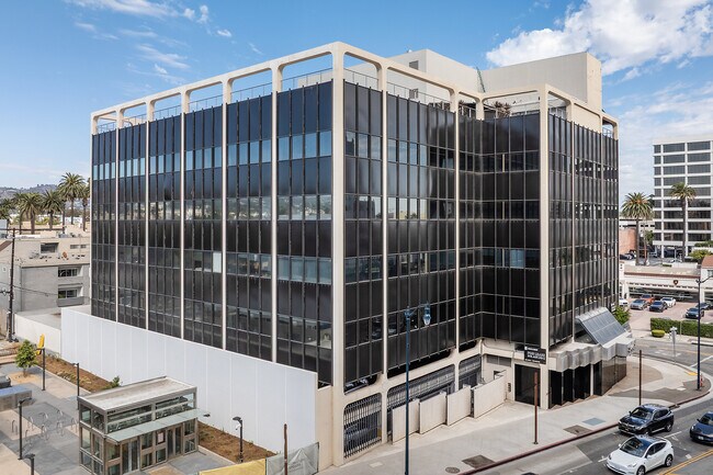 Plus de détails pour 8447 Wilshire Blvd, Beverly Hills, CA - Bureau à louer