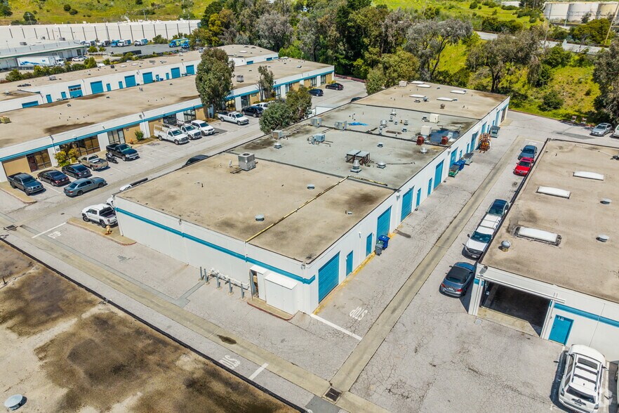 200 Valley Dr, Brisbane, CA à louer - Photo du bâtiment - Image 2 de 5