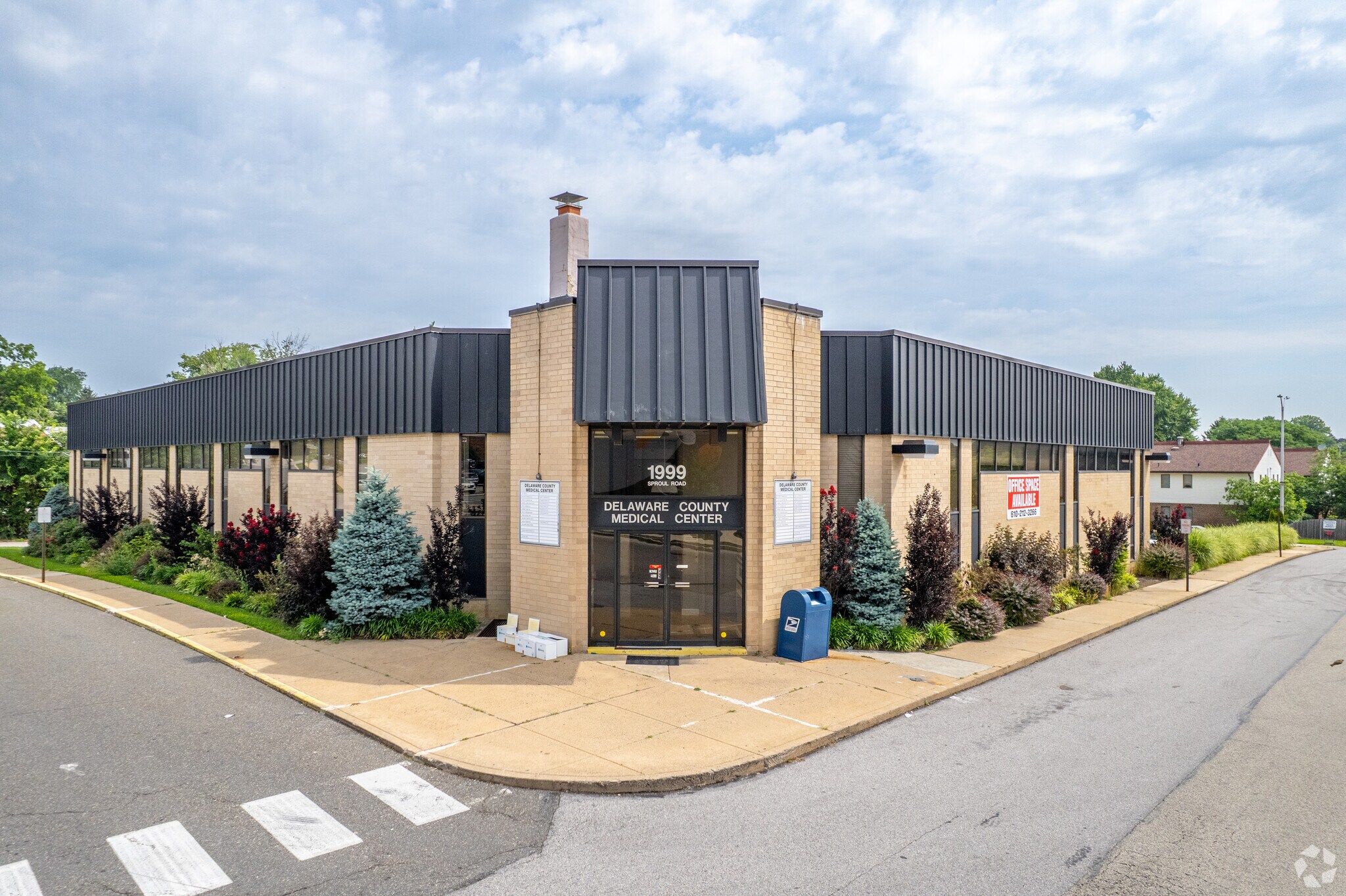1999 Sproul Rd, Broomall, PA for lease Primary Photo- Image 1 of 24