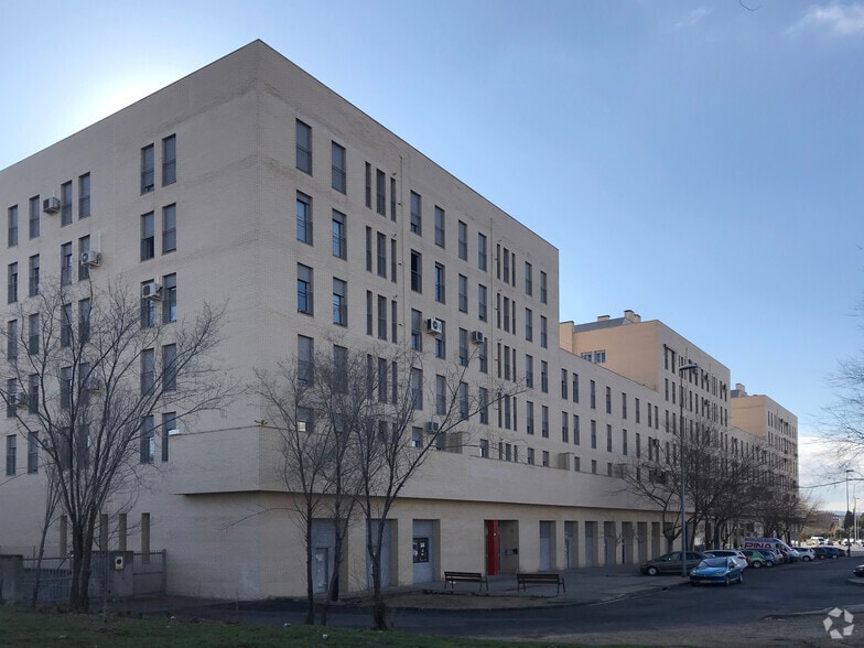 Avenida Río Boladiez, 52-56, Toledo, Toledo for lease - Building Photo - Image 2 of 3