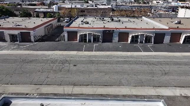 Leascon Industrial Park portefeuille de 2 propriétés à vendre sur LoopNet.ca - Vidéo sur l’inscription commerciale - Image 2 de 3