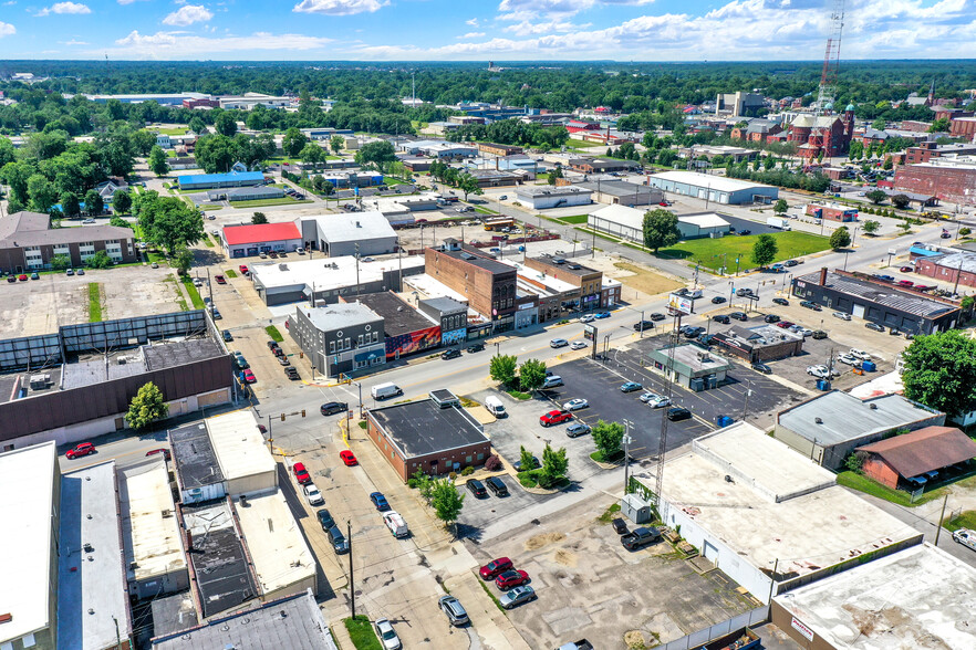 1119 Wabash Ave, Terre Haute, IN à vendre - Photo du bâtiment - Image 2 de 40