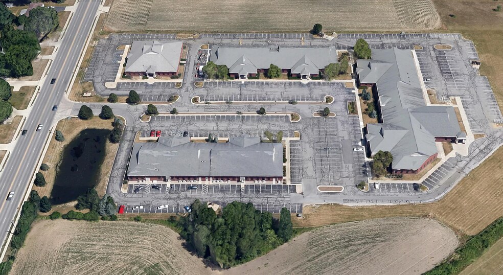 2312-2330 S Dixon Rd, Kokomo, IN à louer - Photo du bâtiment - Image 3 de 4