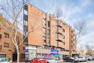 Plus de détails pour Multi-résidentiel à vendre