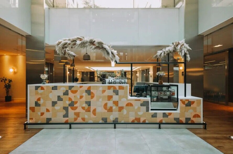 25-27 Rue D'Astorg, Paris à louer - Photo du bâtiment - Image 3 de 20