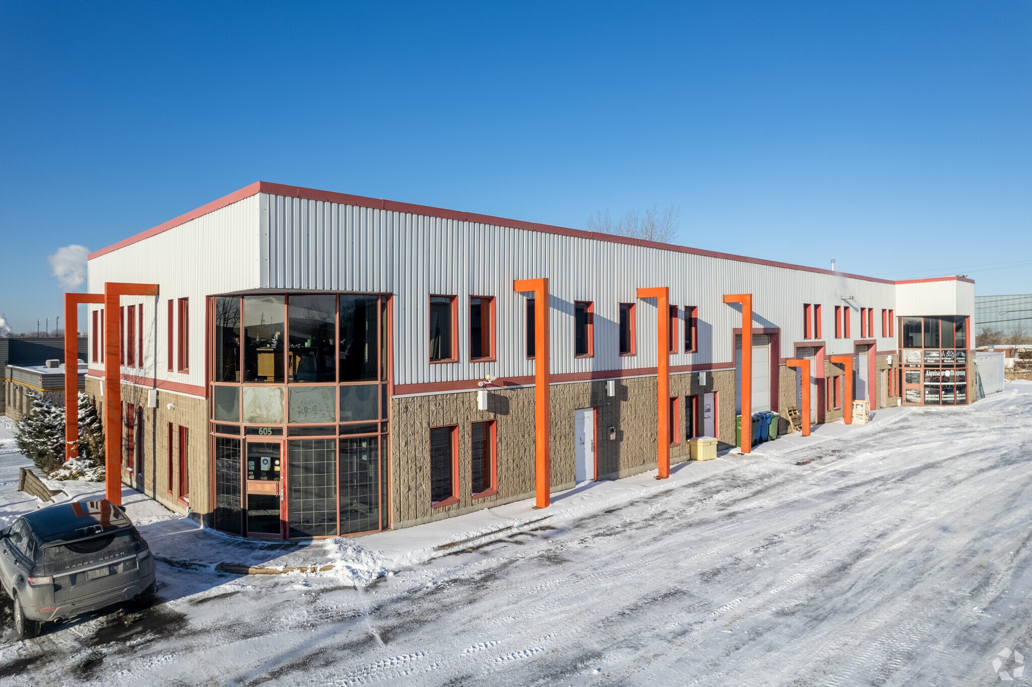 605 Boul Guimond, Longueuil, QC for sale Primary Photo- Image 1 of 6