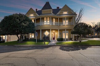 Plus de détails pour 123 W Doyle St, Granbury, TX - Services hôteliers à vendre