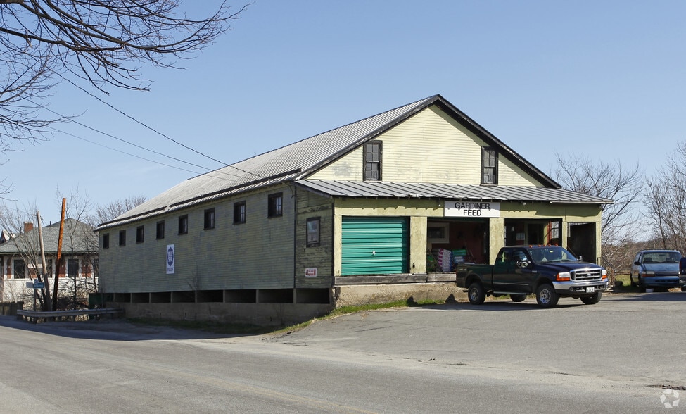 19 Maine Ave, Randolph, ME à louer - Photo principale - Image 1 de 2