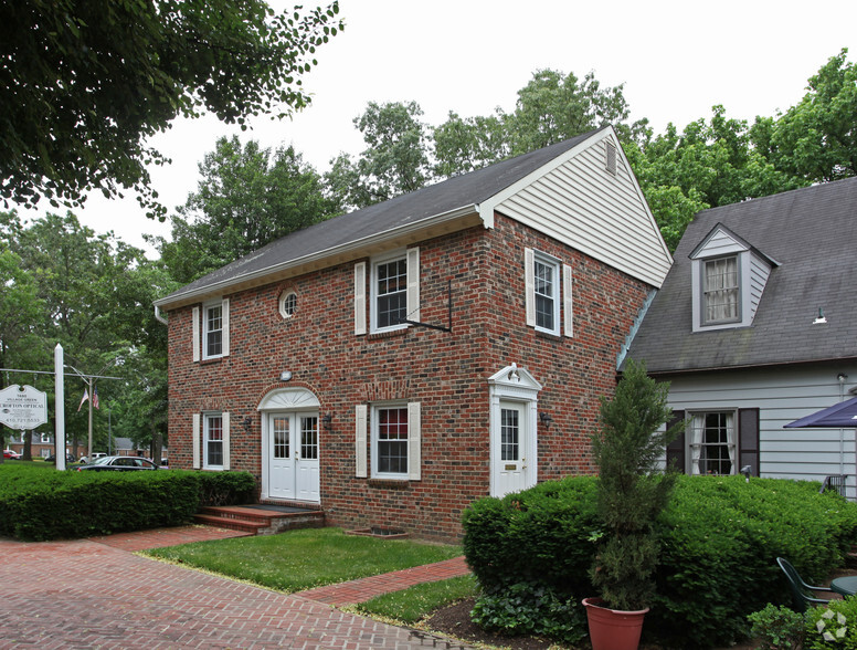 1680 Village Green, Crofton, MD for lease - Building Photo - Image 1 of 12