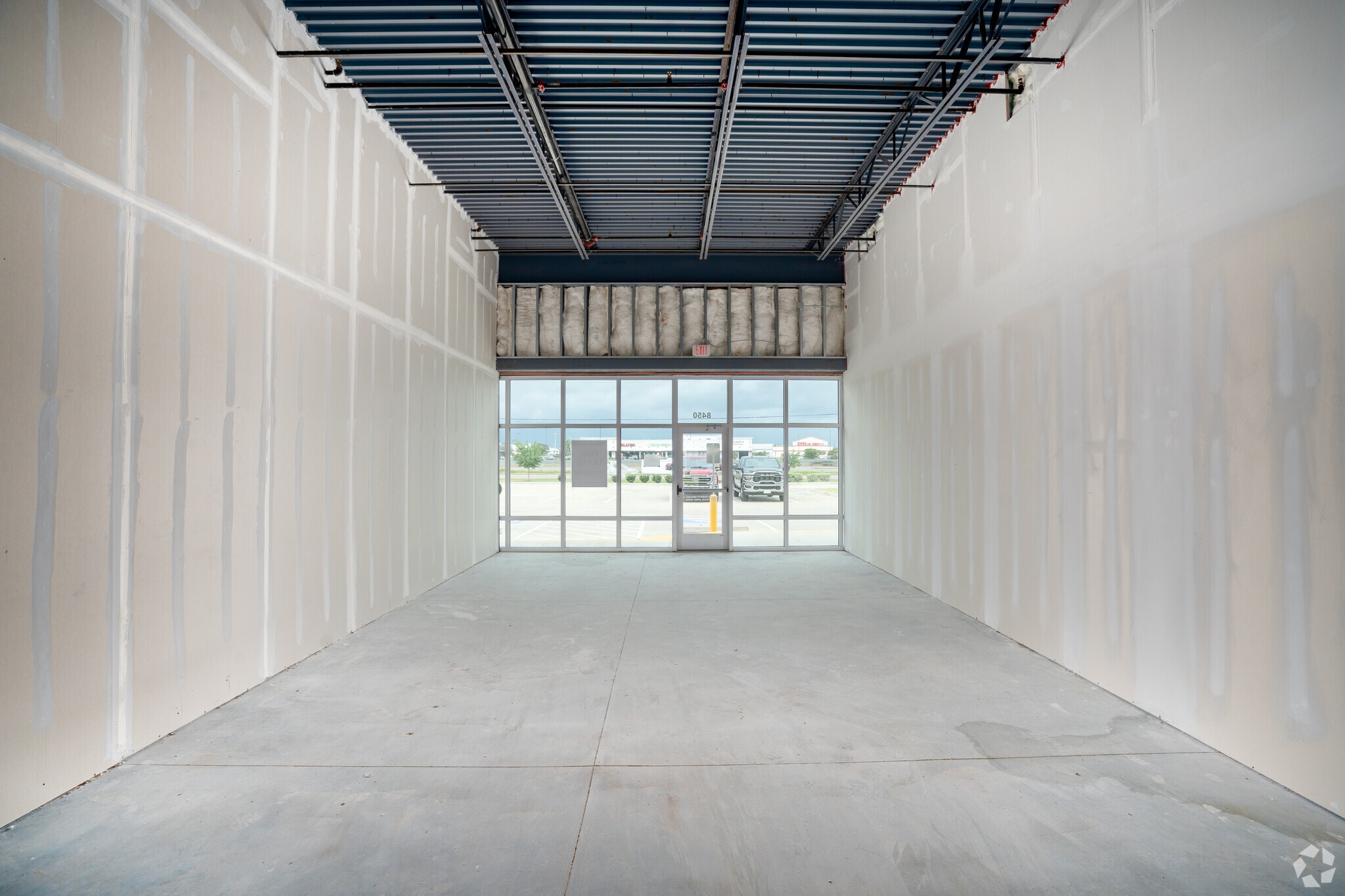 8450 Memorial Blvd, Port Arthur, TX for lease Interior Photo- Image 1 of 7