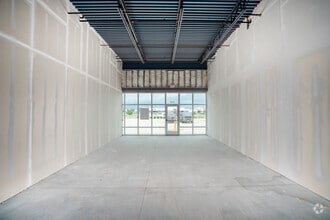 8450 Memorial Blvd, Port Arthur, TX for lease Interior Photo- Image 1 of 7