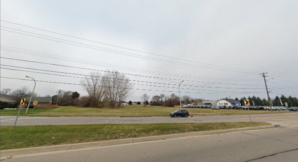43315 N Gratiot ave, Clinton Township, MI for sale - Primary Photo - Image 1 of 2