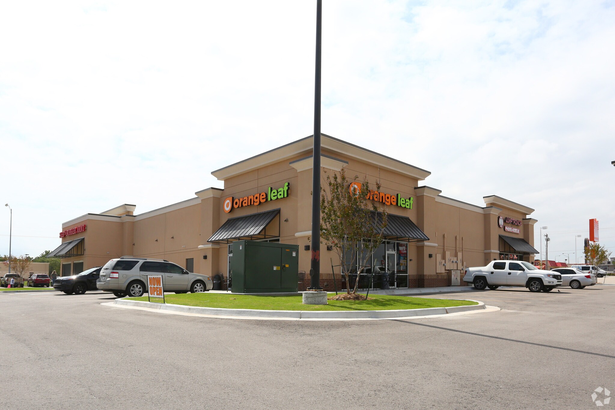 123-131 E Ok-152, Mustang, OK for lease Primary Photo- Image 1 of 2