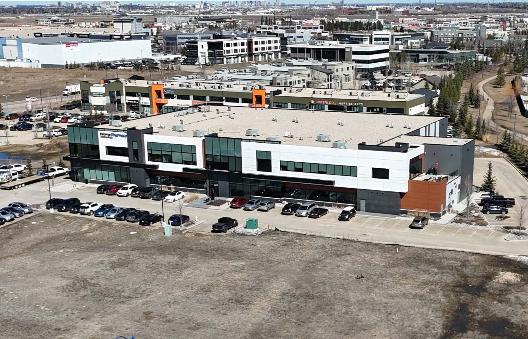 4316 Savaryn Dr SW, Edmonton, AB à vendre Photo principale- Image 1 de 3