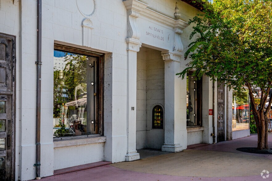 910 Lincoln Rd, Miami Beach, FL à louer - Photo du bâtiment - Image 2 de 3