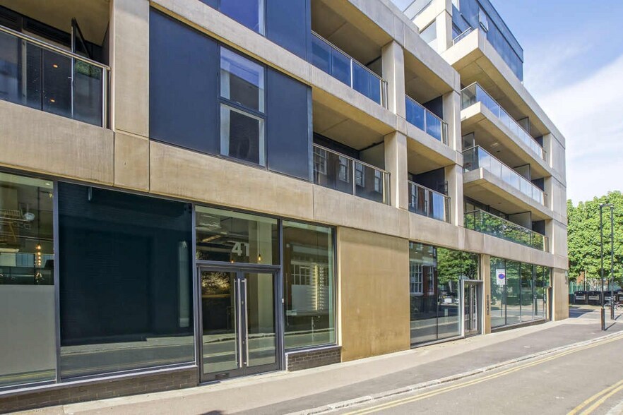41 Pear Tree St, Londres à louer - Photo du bâtiment - Image 2 de 3