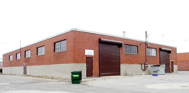 Plus de détails pour 165 Marine St, Farmingdale, NY - Industriel à louer
