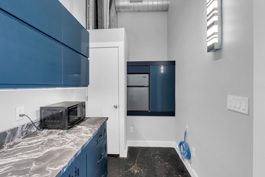 815 E 3rd St, Tulsa, OK for lease - Interior Photo - Image 3 of 20