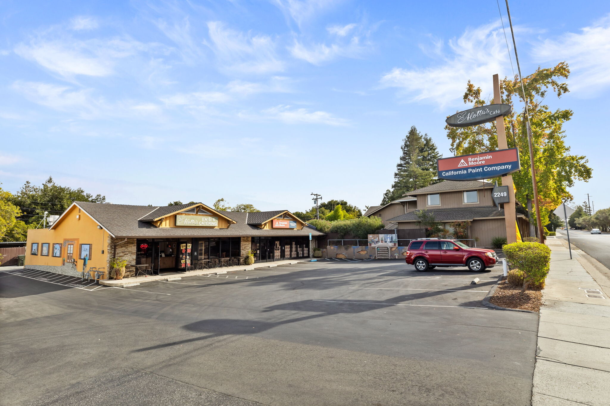 2249 Grant Rd, Los Altos, CA à vendre Photo du bâtiment- Image 1 de 25