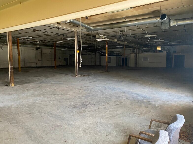 23 Foundry Ave, Meredith, NH à louer - Photo du bâtiment - Image 3 de 12