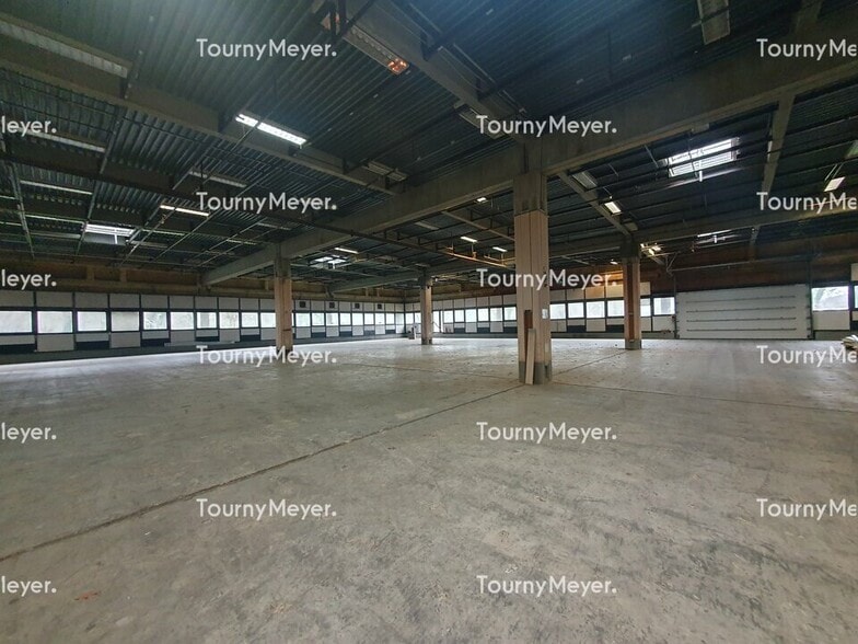 Flex in Canéjan for lease - Interior Photo - Image 1 of 7