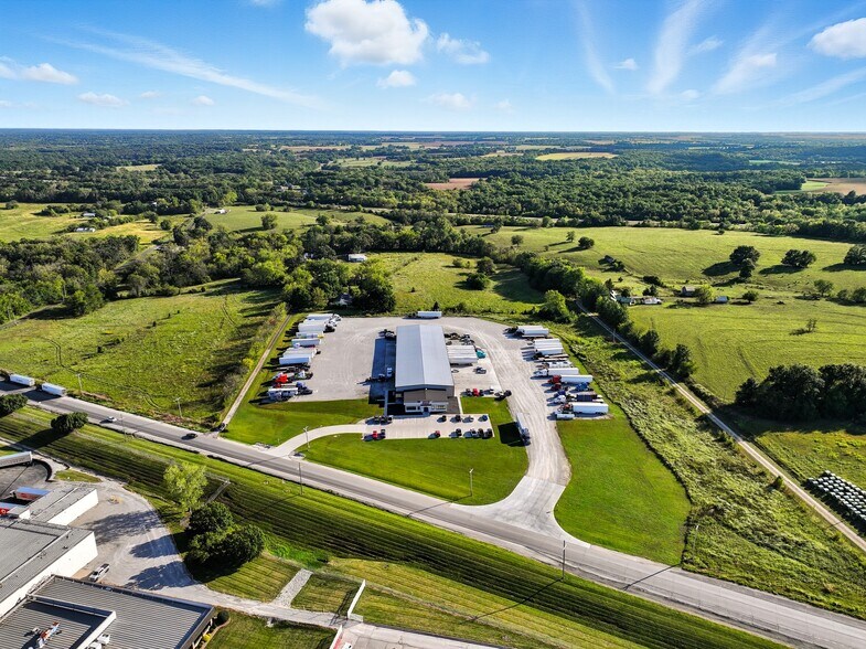 19518 Whitfield Rd, Sedalia, MO à vendre - Aérien - Image 2 de 28