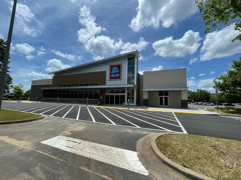 7340 Eastchase Pky, Montgomery, AL for lease - Building Photo - Image 2 of 4