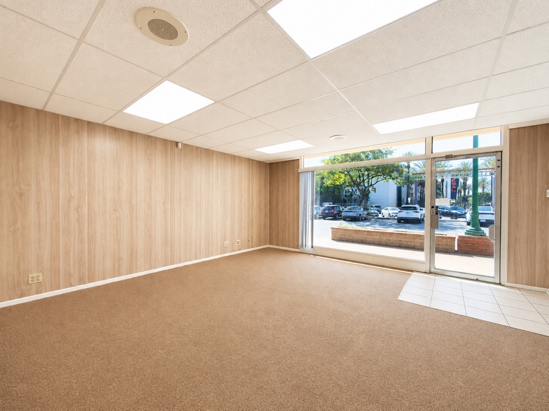 220-228 S Glendora Ave, West Covina, CA for lease - Building Photo - Image 2 of 8