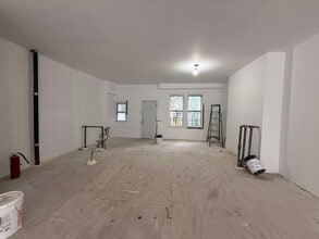 431 Metropolitan Ave, Brooklyn, NY for lease Interior Photo- Image 2 of 7