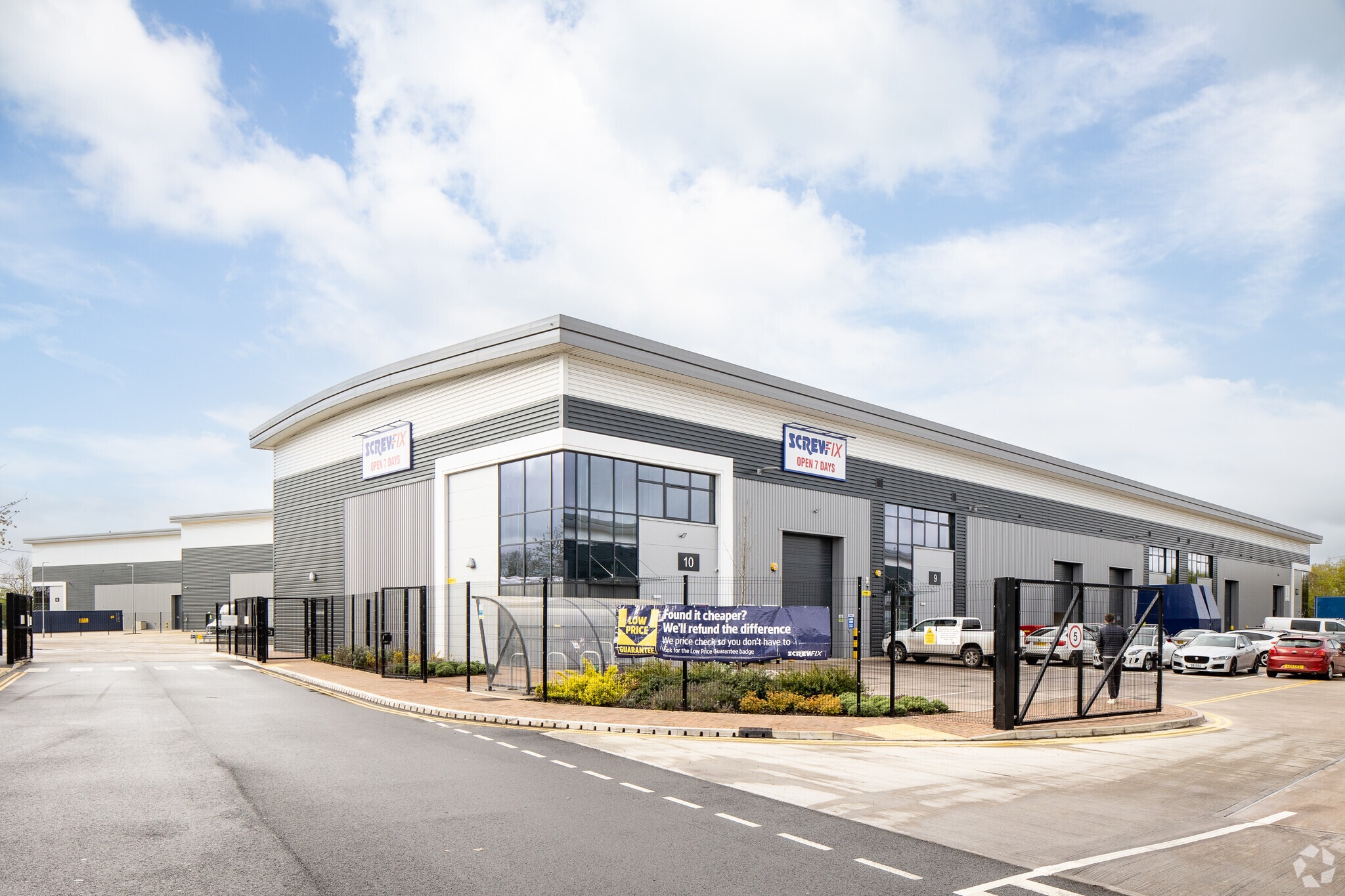 310-320 Hithercroft Rd, Wallingford for lease Primary Photo- Image 1 of 10