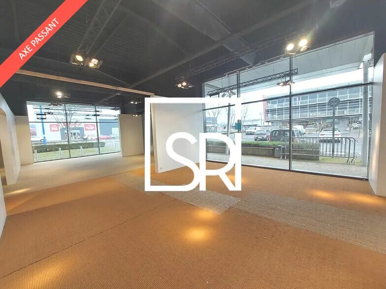 Commerce de détail dans Aubière à louer - Photo du bâtiment - Image 3 de 12