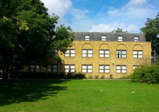 Plus de détails pour Hanworth Rd, Feltham - Bureau à louer