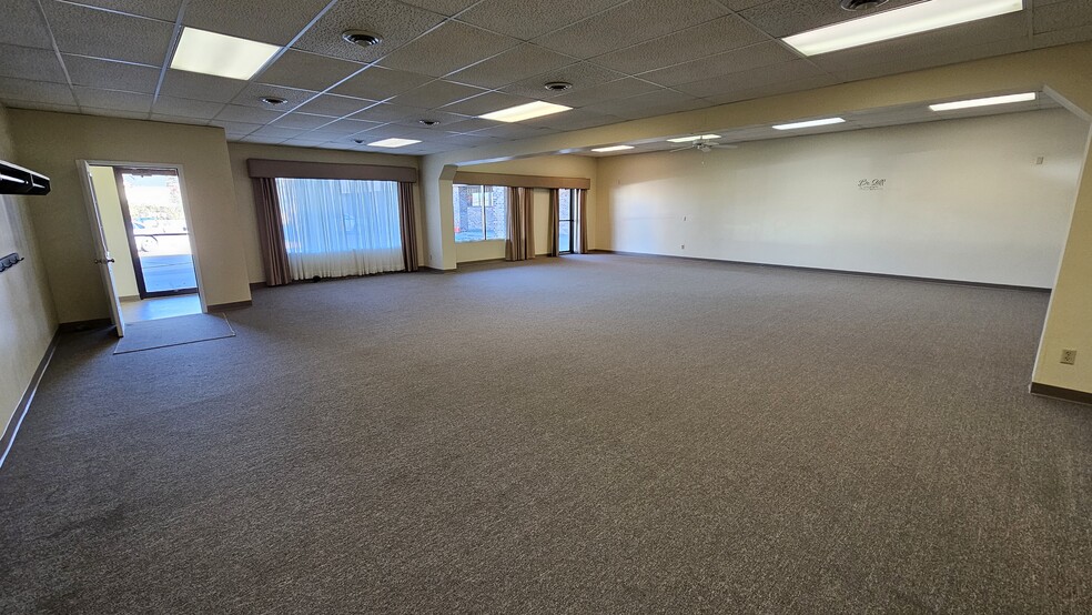 245 Broadway Ave S, Cokato, MN for lease - Interior Photo - Image 3 of 10