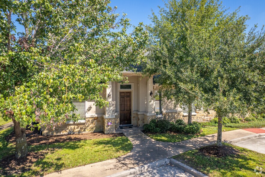 11601 Spring Cypress Rd, Tomball, TX à vendre - Photo du bâtiment - Image 2 de 56