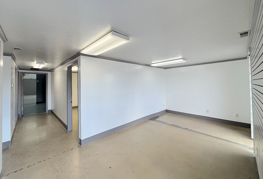 257-263 W 2950 S, Salt Lk, Salt Lake City, UT à louer - Photo du bâtiment - Image 3 de 13