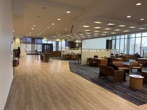 475 E 162nd St, South Holland, IL for lease Interior Photo- Image 1 of 14