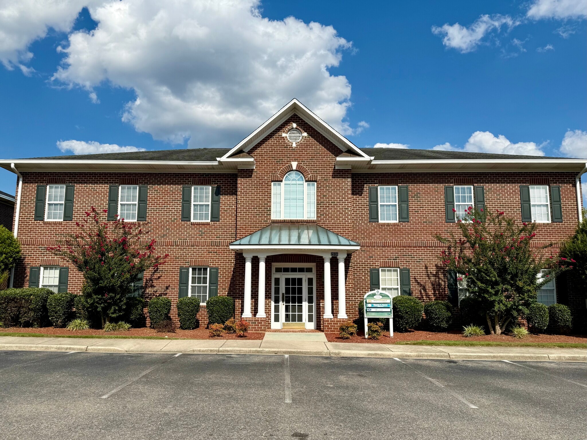 2936 Breezewood Ave, Fayetteville, NC for lease Building Photo- Image 1 of 16