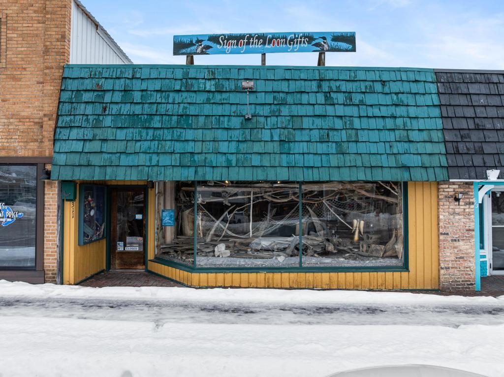 311 W Central Ave, Mackinaw City, MI for sale Primary Photo- Image 1 of 25