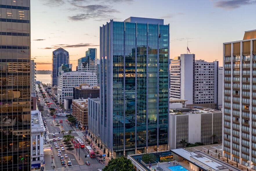 180 Broadway, San Diego, CA à louer - Photo du bâtiment - Image 2 de 10