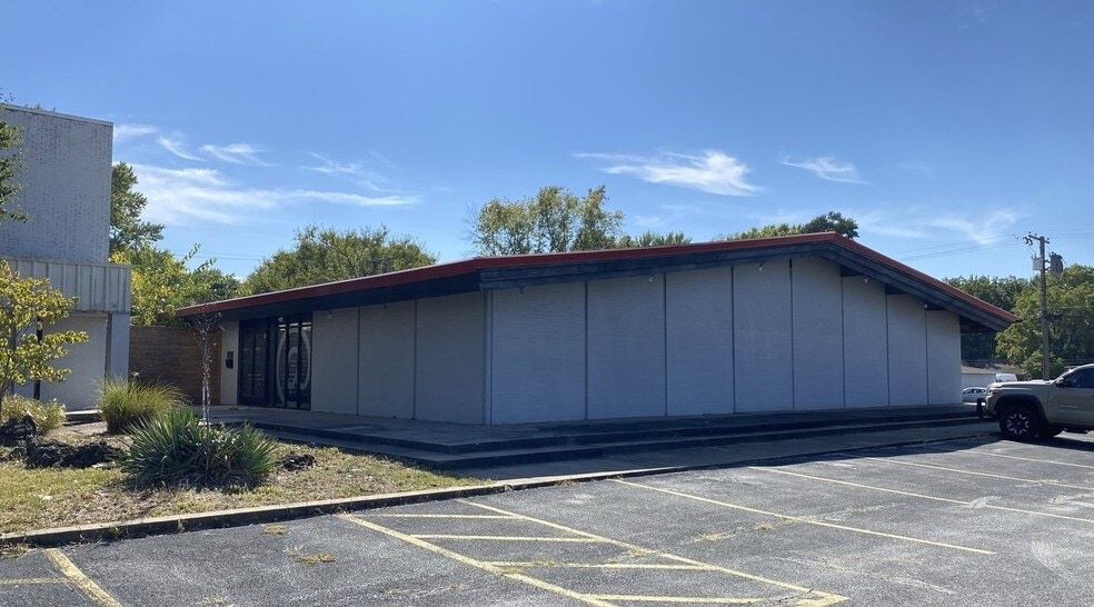 1036 W Sunshine St, Springfield, MO for sale - Building Photo - Image 1 of 13