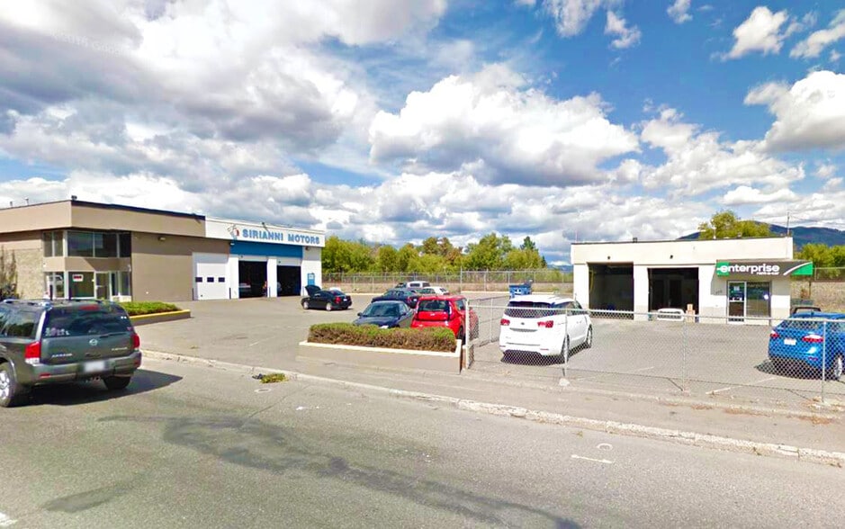 100,150,154 Victoria St W portfolio of 3 properties for sale on LoopNet.ca - Building Photo - Image 3 of 5