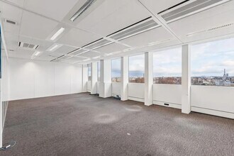 Office in Puteaux for lease Building Photo- Image 1 of 11
