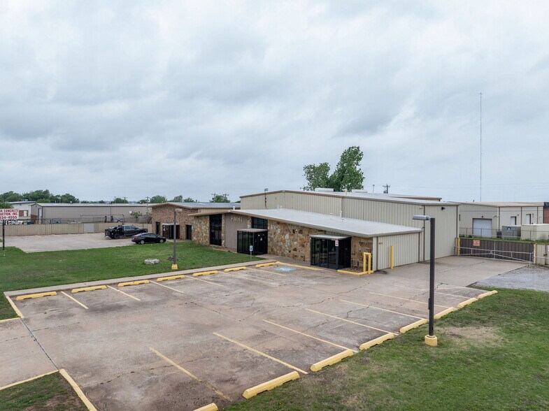 813 SE 84th St, Oklahoma City, OK à vendre - Photo du bâtiment - Image 3 de 63