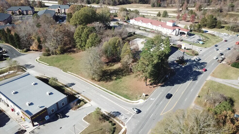 1510 Abbotts Creek Cir, Kernersville, NC à vendre - Photo du bâtiment - Image 2 de 4