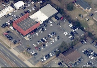 6353 E Independence Blvd, Charlotte, NC - AERIAL  map view