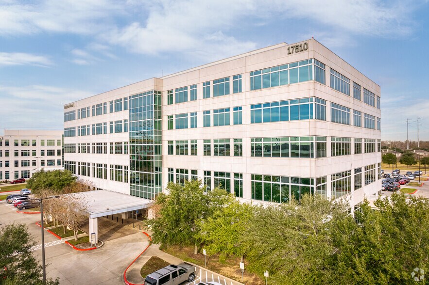 17510 W Grand Pky S, Sugar Land, TX à louer - Photo du bâtiment - Image 2 de 4
