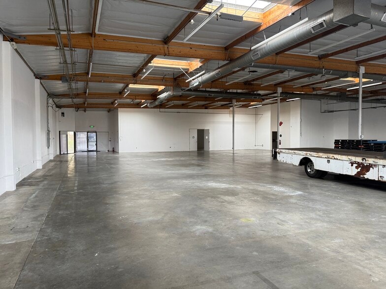 1014 Griswold Ave, San Fernando, CA for lease - Interior Photo - Image 3 of 9