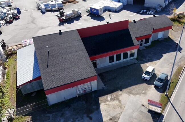 Plus de détails pour 100 Boul De L'industrie, Joliette, QC - Commerce de détail à louer