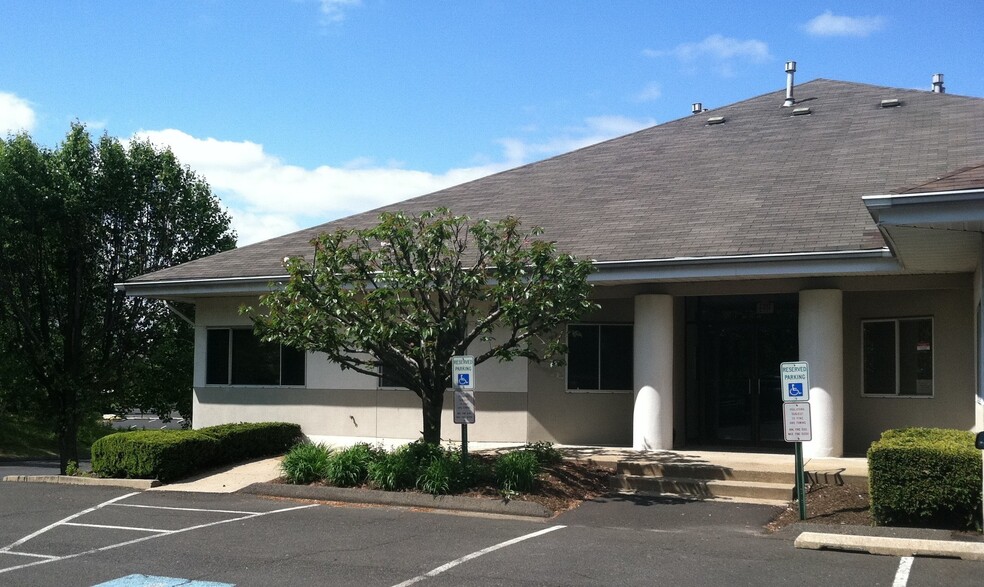 400 N Buckstown Rd, Langhorne, PA for lease - Building Photo - Image 3 of 18