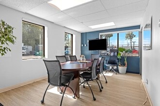 1600 Laperriere Ave, Ottawa, ON à louer Photo intérieure- Image 2 de 16